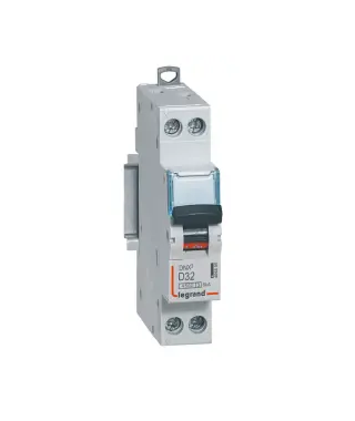 DISJONCTEUR DNX³ 4500 - VIS/VIS