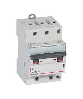 DISJONCTEUR DX³4500 6KA BORNES A