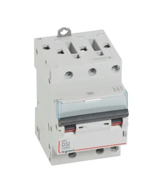 C - DISJONCTEUR DX³ 6000-VIS/VIS